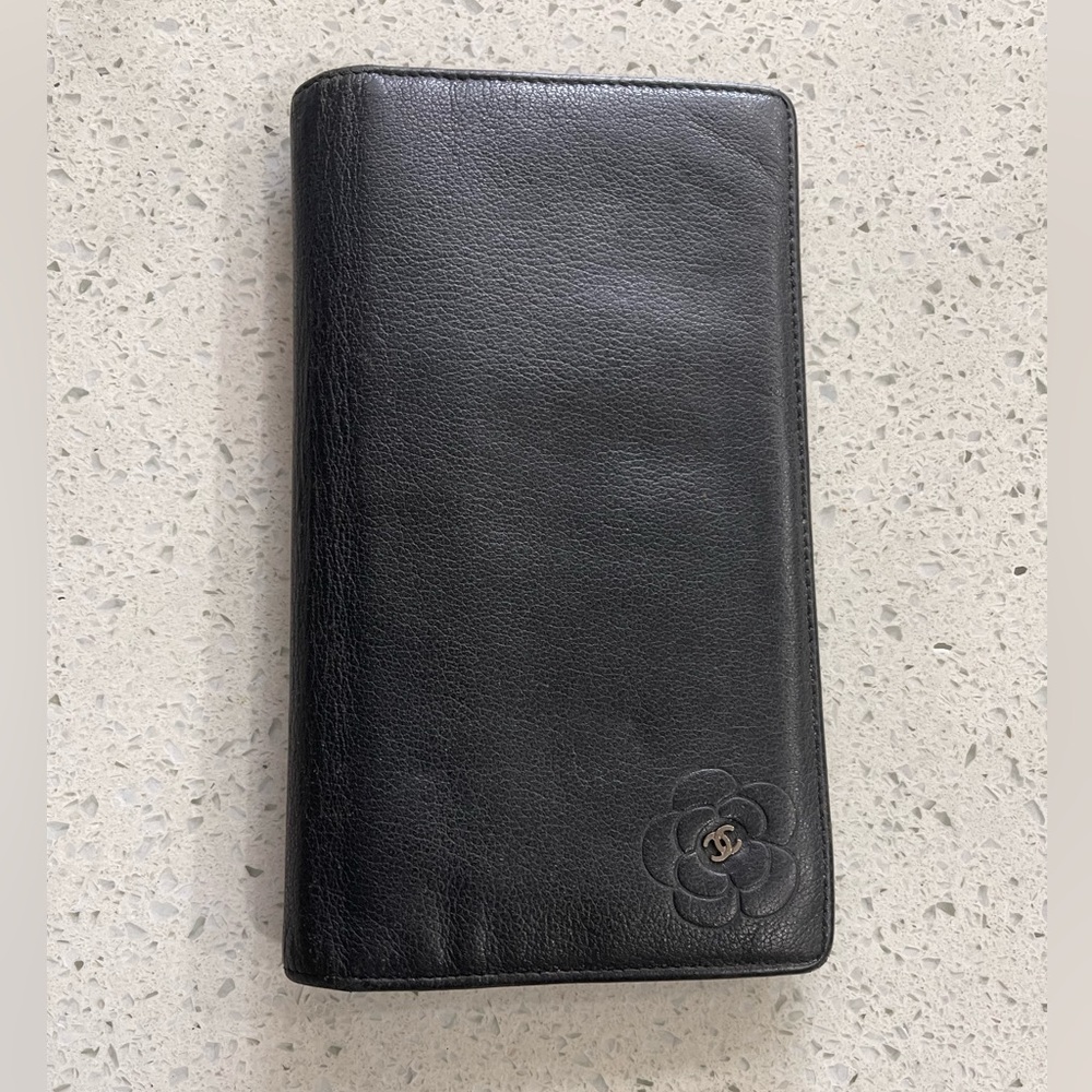 Chanel Leather Bifold Wallet (EUC)